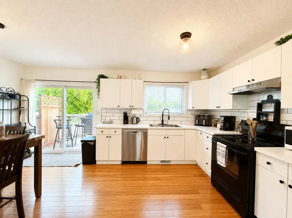 2119 23 Ave Close Bowden AB T0M 0K0