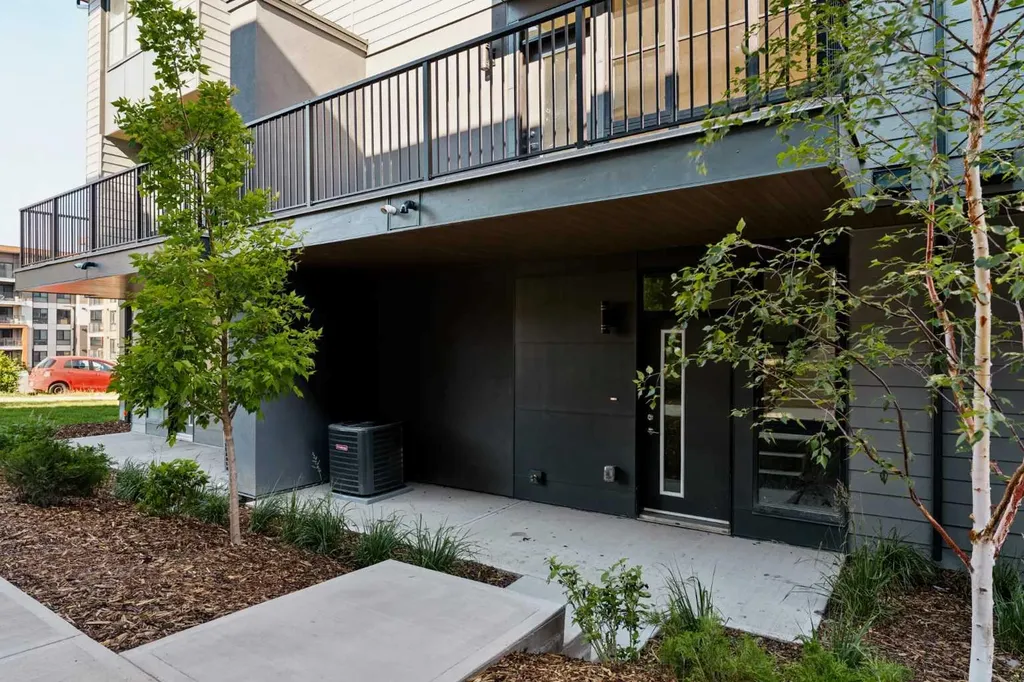 1453 Na'a Drive SW Calgary AB T3H 6H7