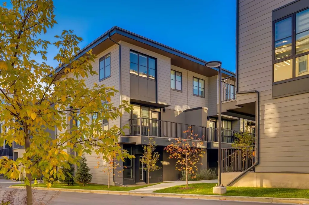 1453 Na'a Drive SW Calgary AB T3H 6H7