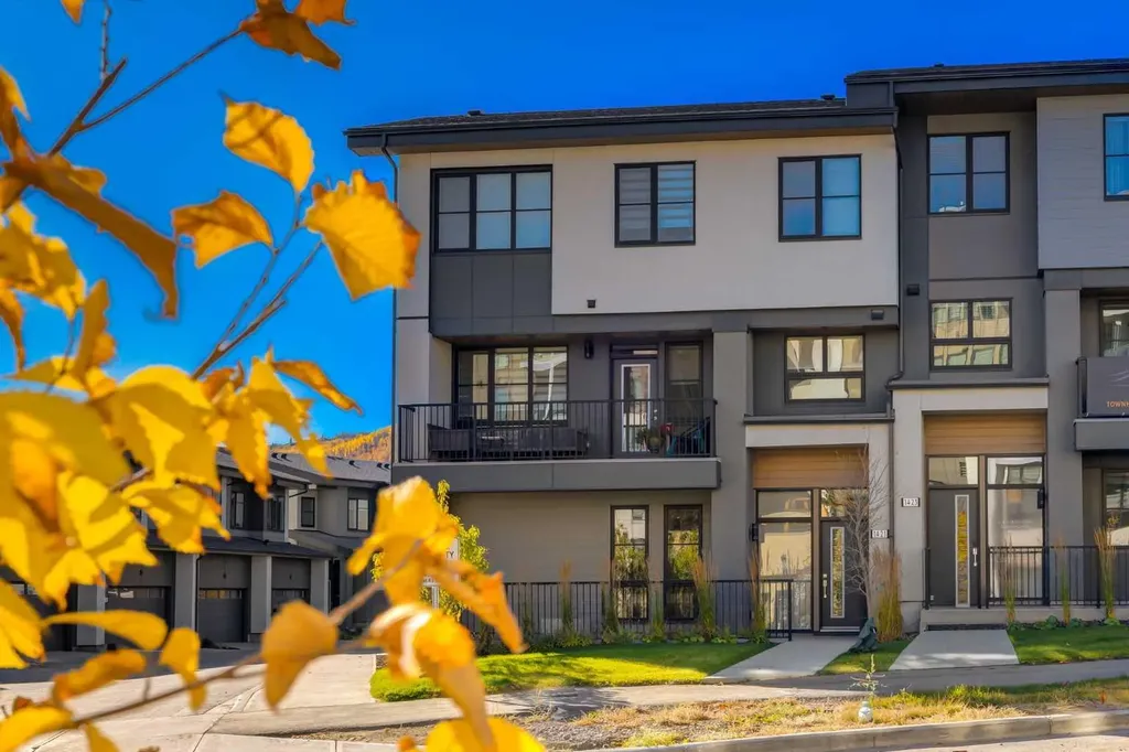 1453 Na'a Drive SW Calgary AB T3H 6H7