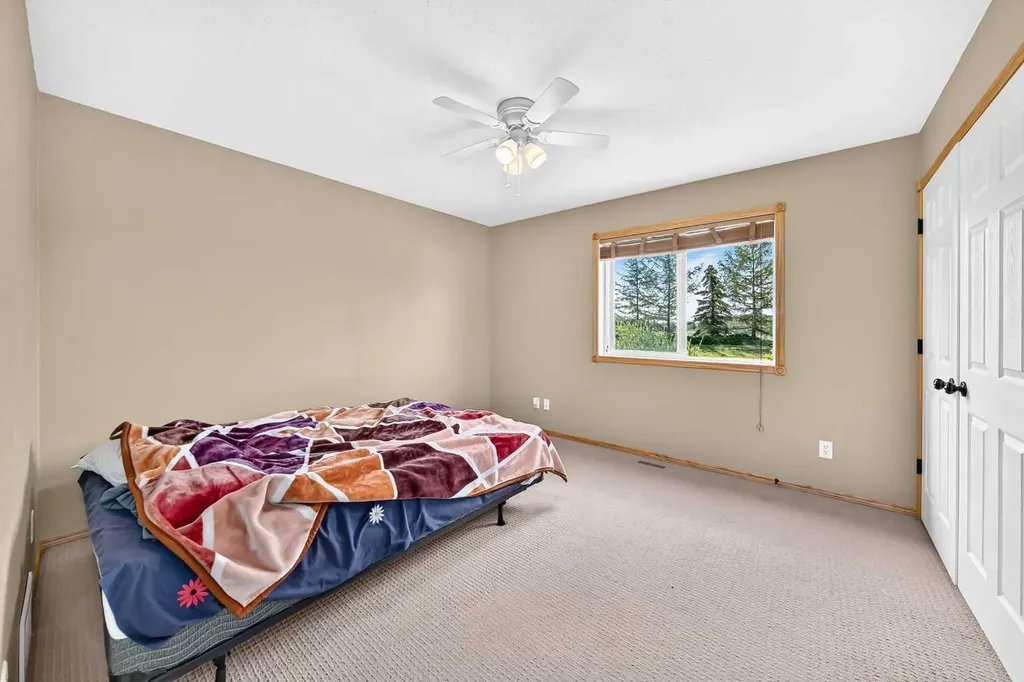 116 Iverson Close Red Deer AB T4R 3M8