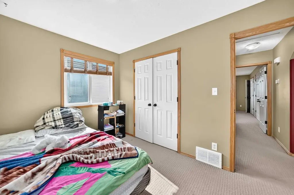 116 Iverson Close Red Deer AB T4R 3M8