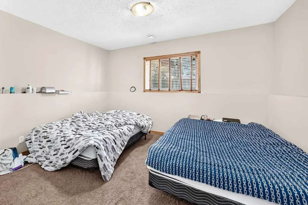 116 Iverson Close Red Deer AB T4R 3M8