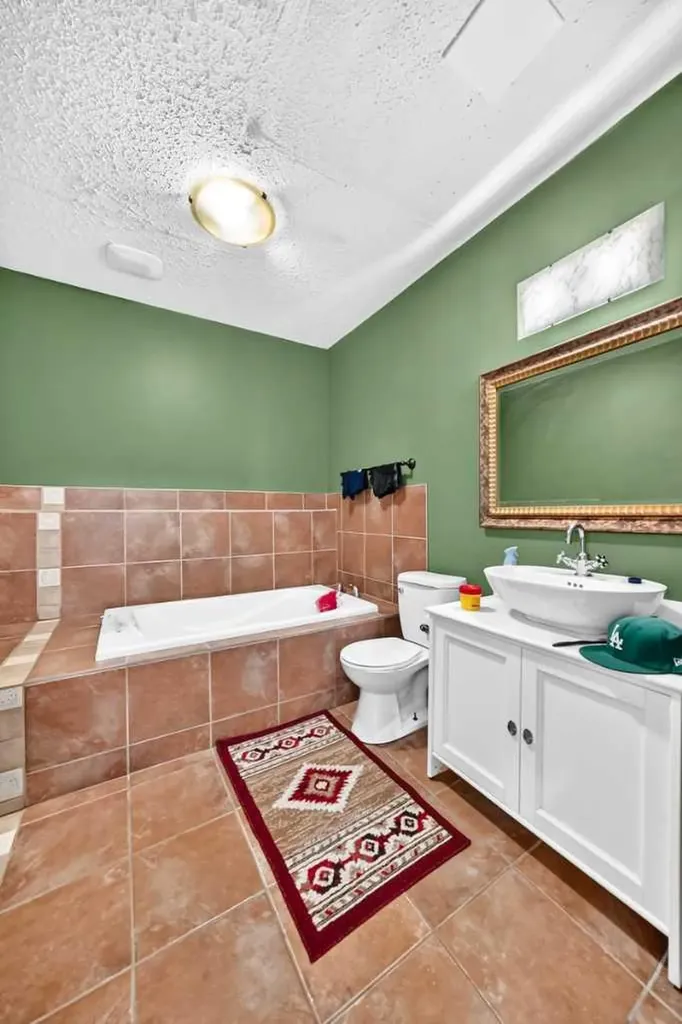 116 Iverson Close Red Deer AB T4R 3M8