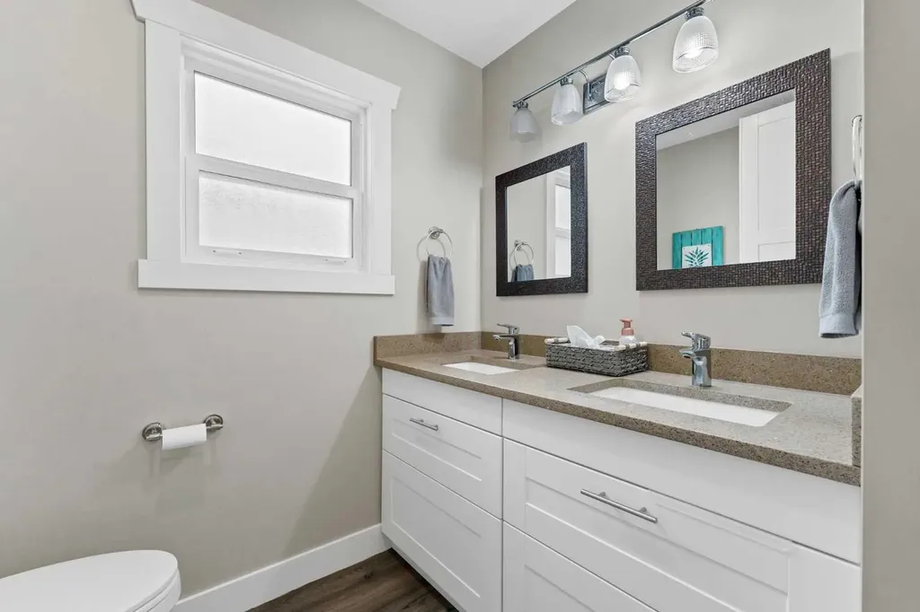 221 9 Street SW Medicine Hat AB T1A 4N8