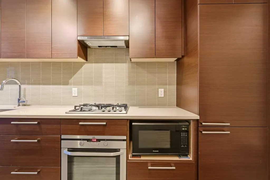 222 Riverfront Avenue SW Calgary AB T2P 0X2