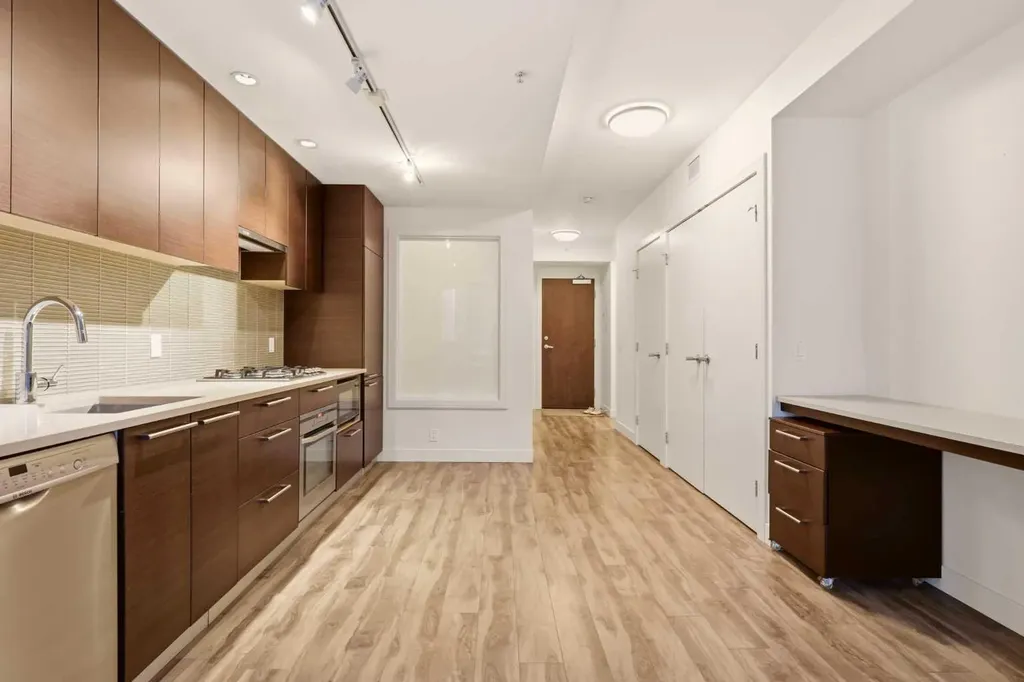 222 Riverfront Avenue SW Calgary AB T2P 0X2