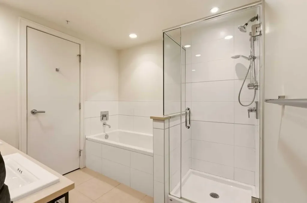 222 Riverfront Avenue SW Calgary AB T2P 0X2