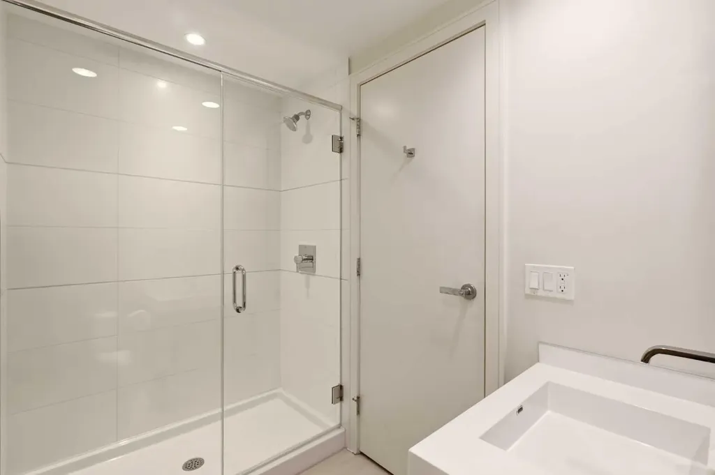 222 Riverfront Avenue SW Calgary AB T2P 0X2