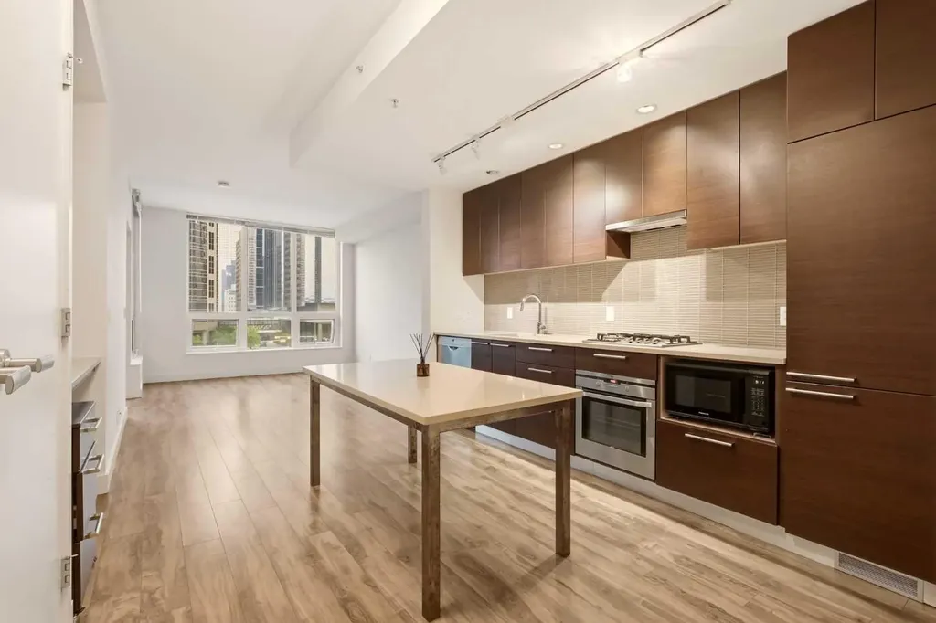 222 Riverfront Avenue SW Calgary AB T2P 0X2
