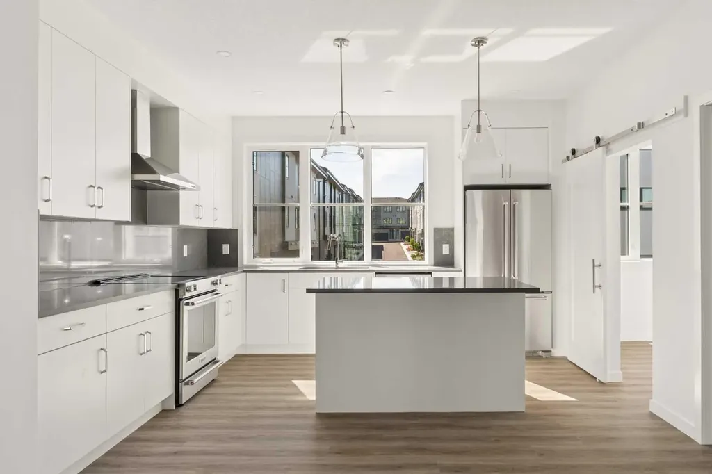 1453 Na'a Drive SW Calgary AB T3H 6H7