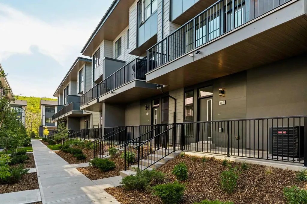 1453 Na'a Drive SW Calgary AB T3H 6H7