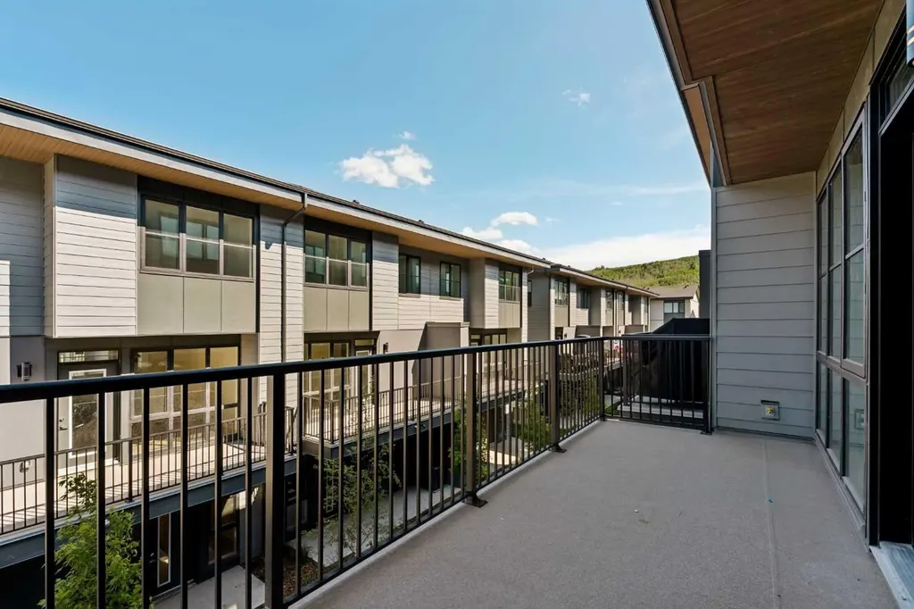 1453 Na'a Drive SW Calgary AB T3H 6H7