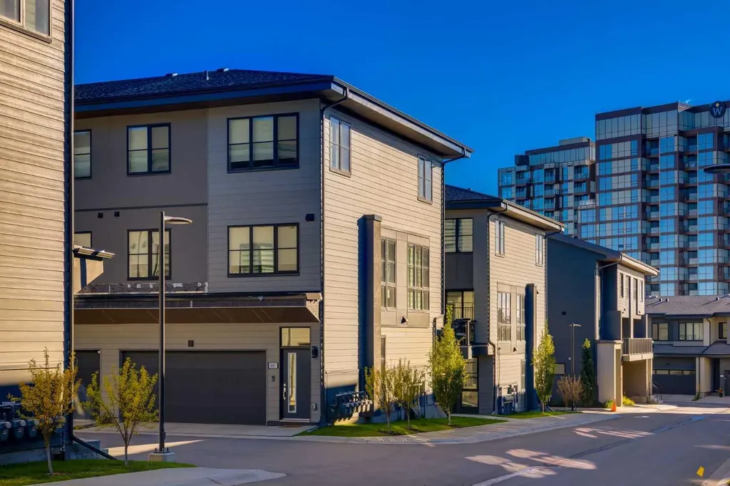 1453 Na'a Drive SW Calgary AB T3H 6H7