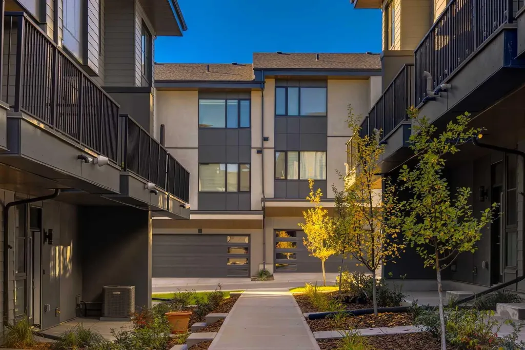 1453 Na'a Drive SW Calgary AB T3H 6H7