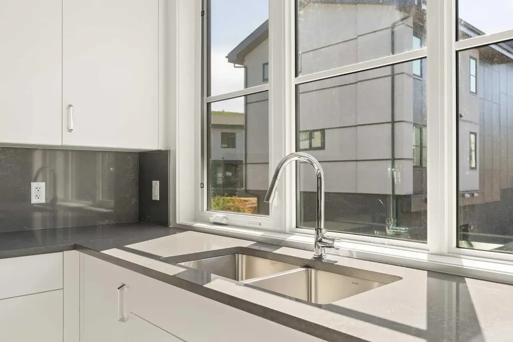 1453 Na'a Drive SW Calgary AB T3H 6H7