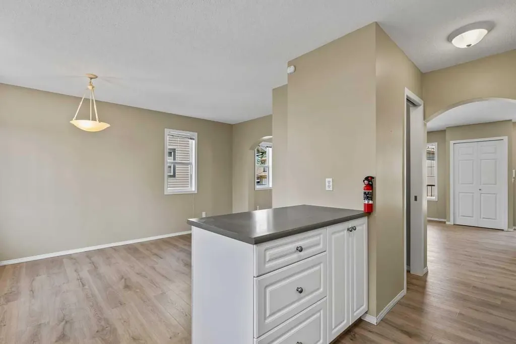 17 Citadel Point NW Calgary AB T3G 5L2
