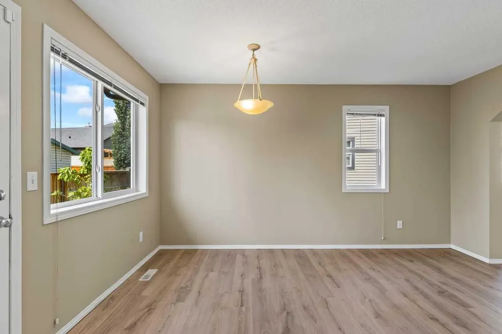 17 Citadel Point NW Calgary AB T3G 5L2