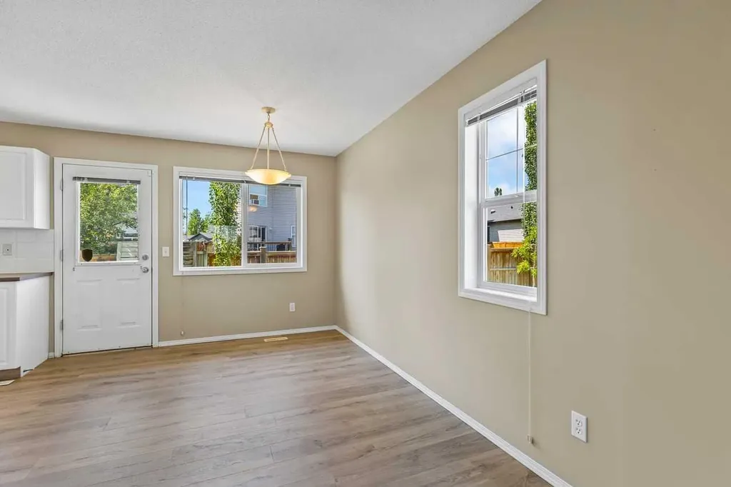 17 Citadel Point NW Calgary AB T3G 5L2