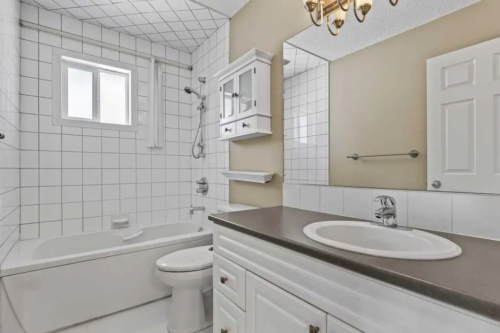 17 Citadel Point NW Calgary AB T3G 5L2