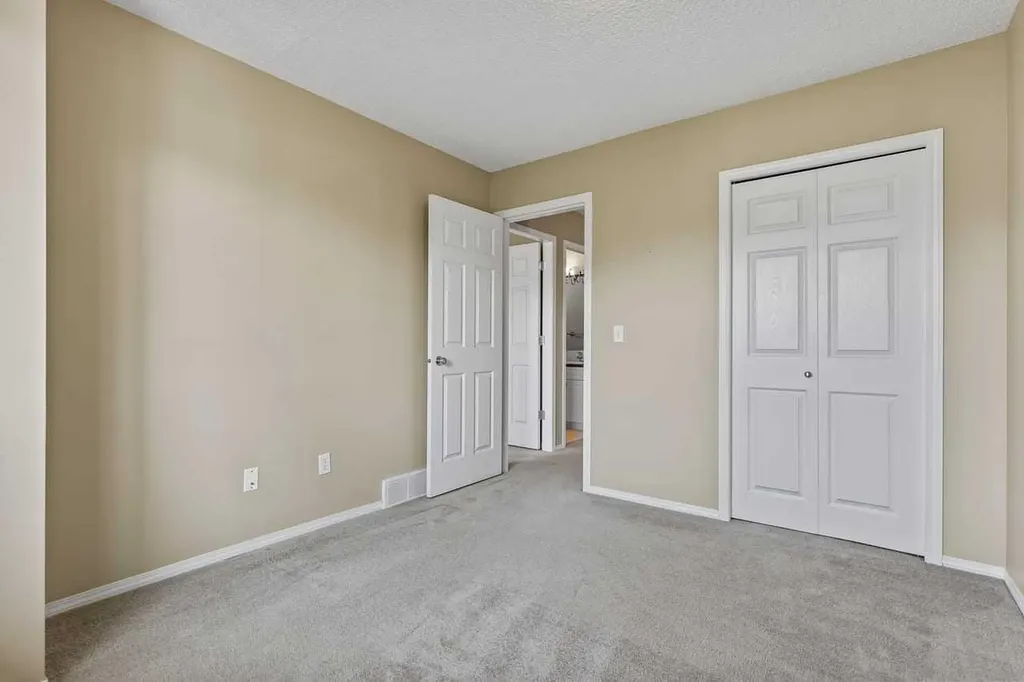 17 Citadel Point NW Calgary AB T3G 5L2