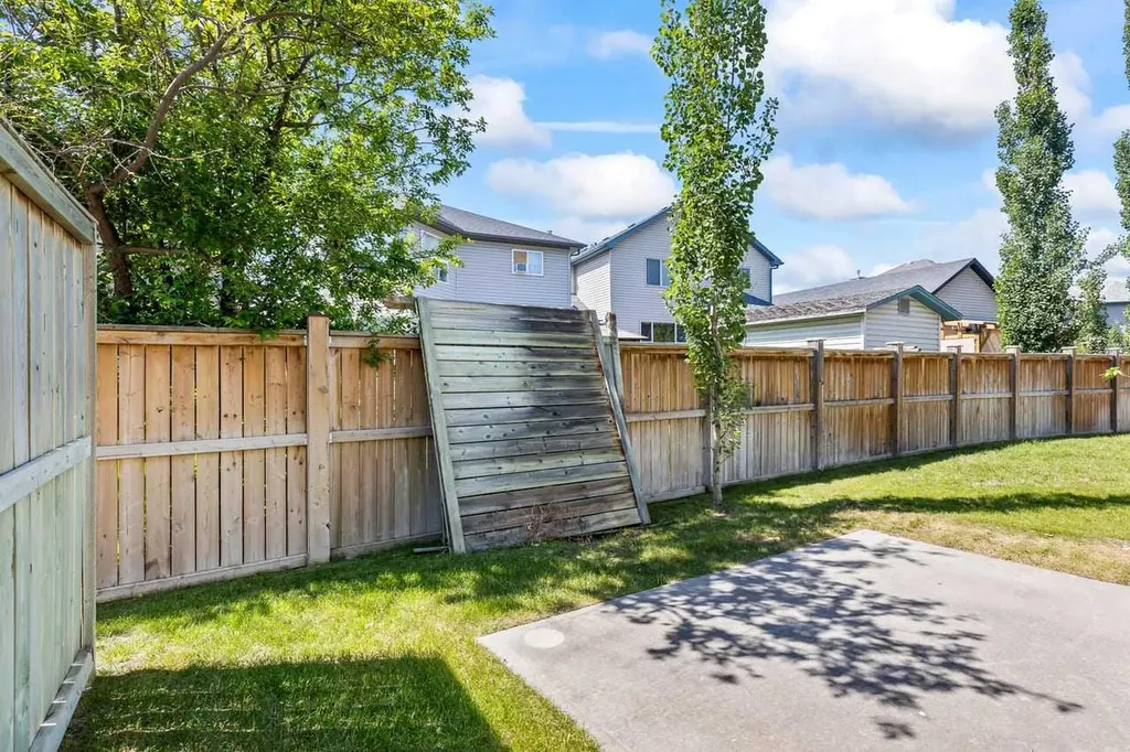 17 Citadel Point NW Calgary AB T3G 5L2