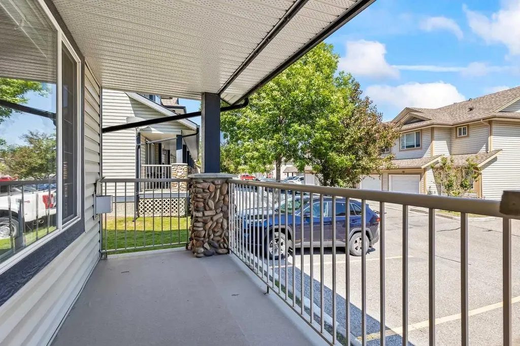 17 Citadel Point NW Calgary AB T3G 5L2