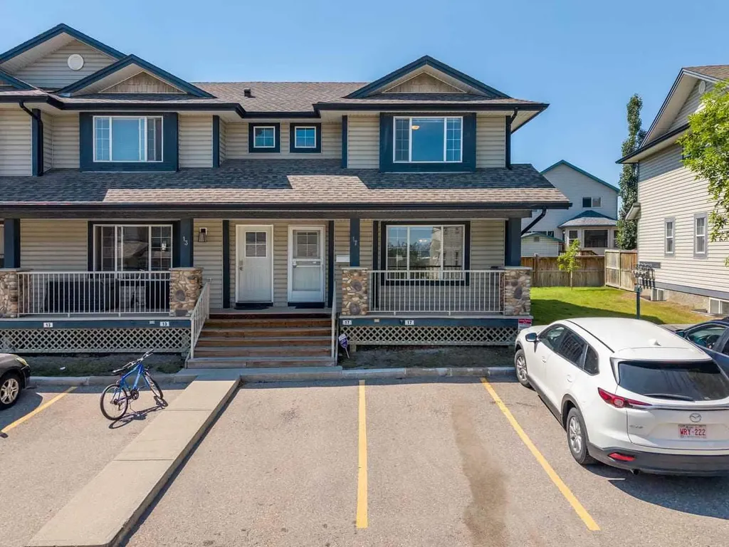 17 Citadel Point NW Calgary AB T3G 5L2