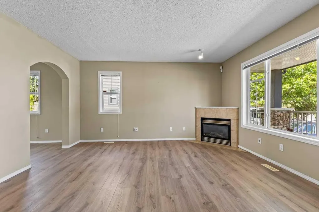 17 Citadel Point NW Calgary AB T3G 5L2