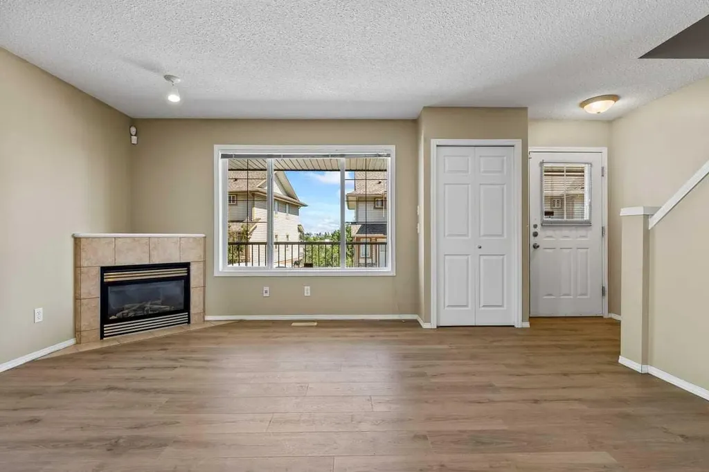 17 Citadel Point NW Calgary AB T3G 5L2