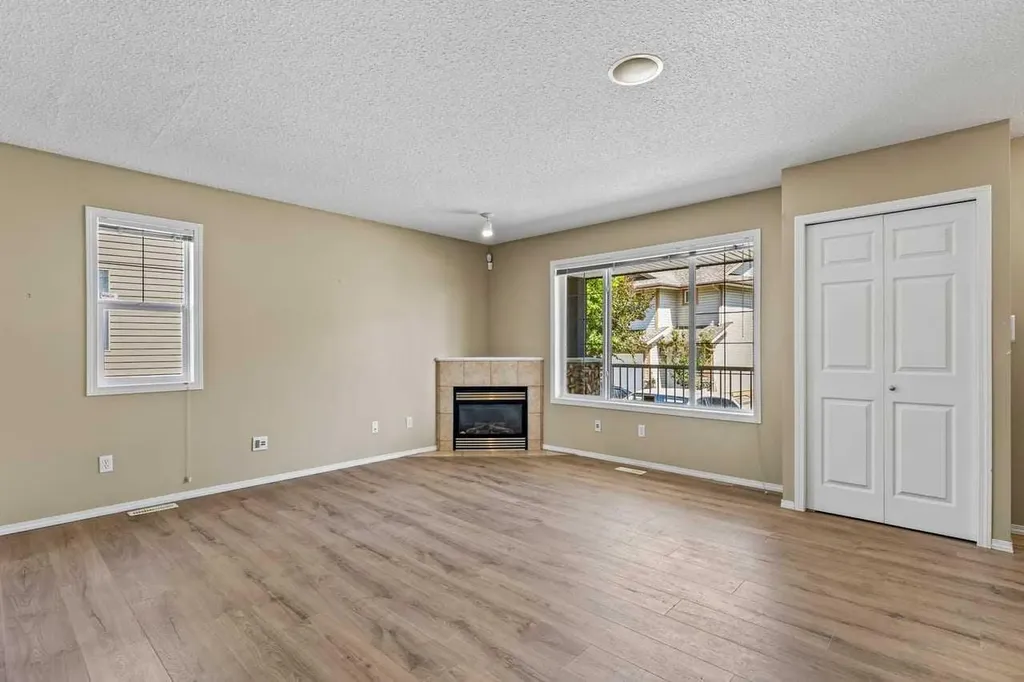 17 Citadel Point NW Calgary AB T3G 5L2