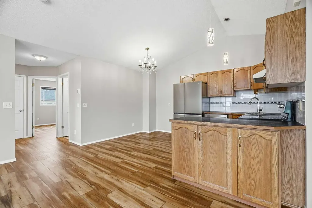 12 Woodside Rise NW Airdrie AB T2B 2L3