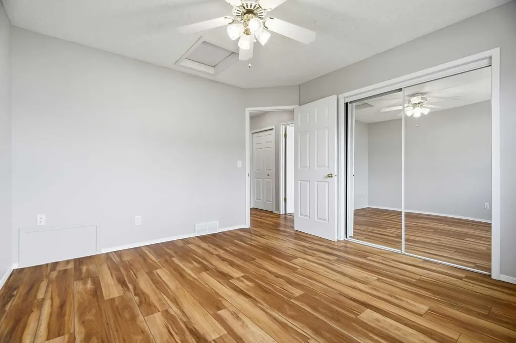 12 Woodside Rise NW Airdrie AB T2B 2L3