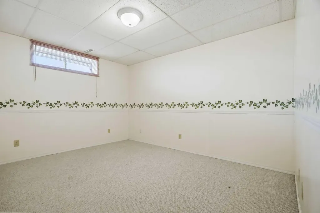 12 Woodside Rise NW Airdrie AB T2B 2L3
