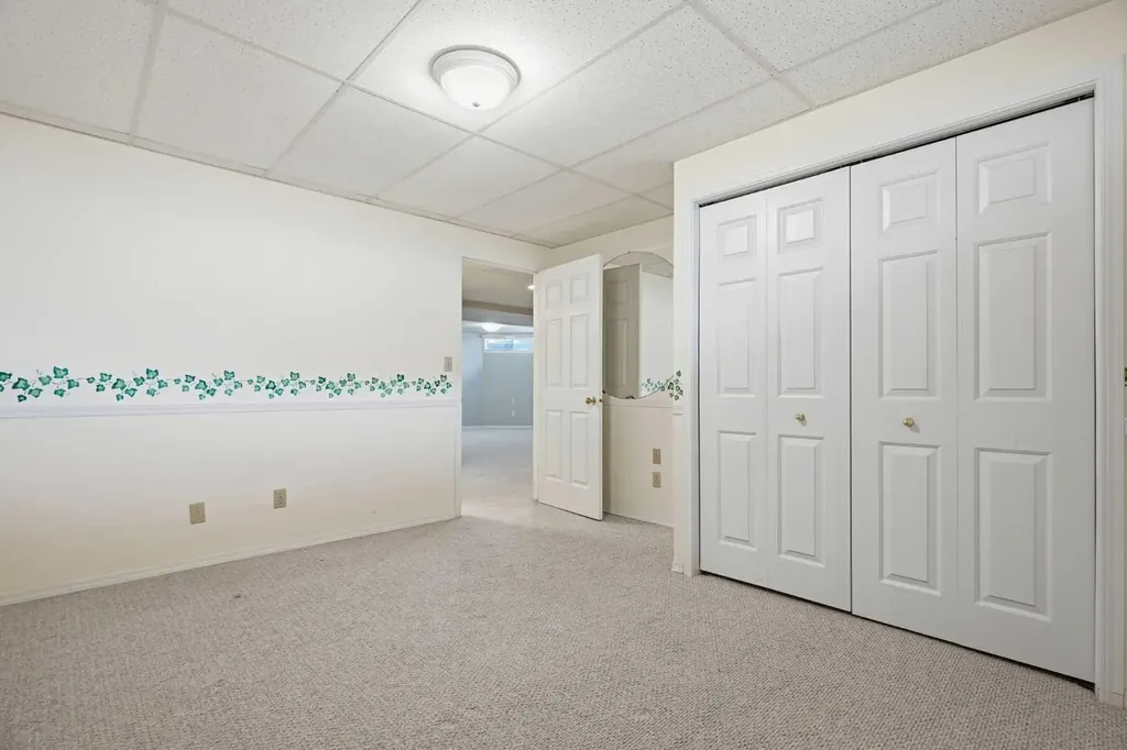 12 Woodside Rise NW Airdrie AB T2B 2L3
