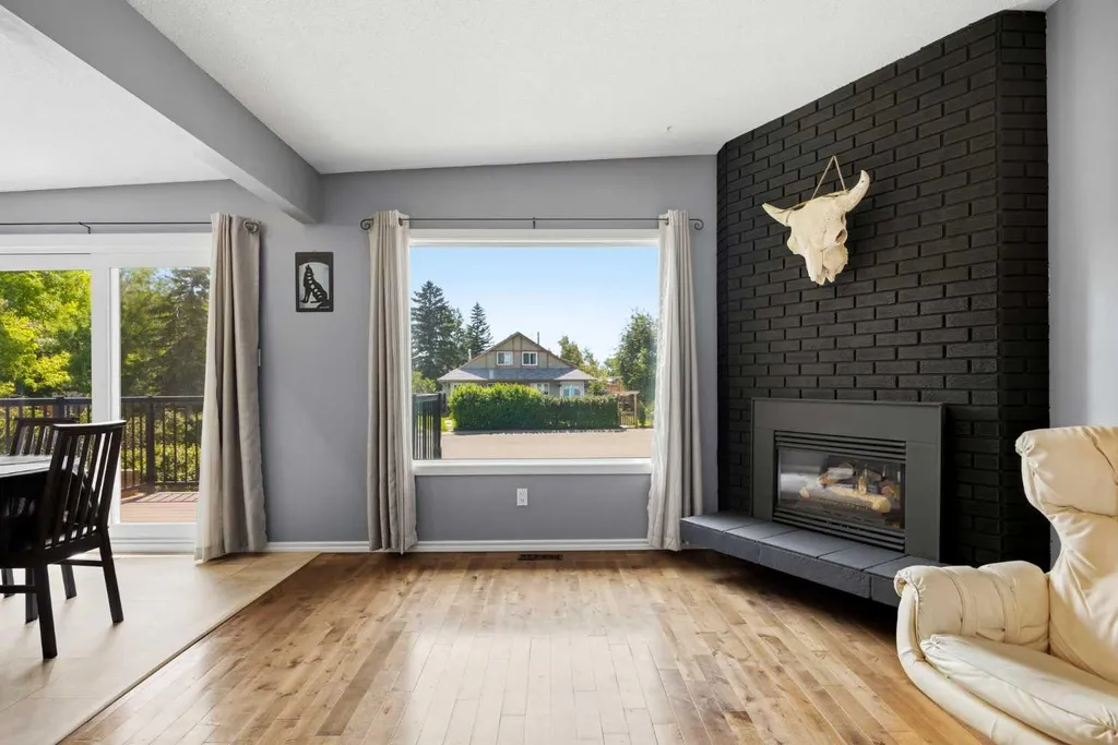 8A Arlington Bay SE Calgary AB T2H 2B2
