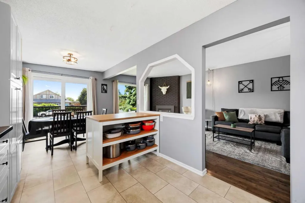 8A Arlington Bay SE Calgary AB T2H 2B2