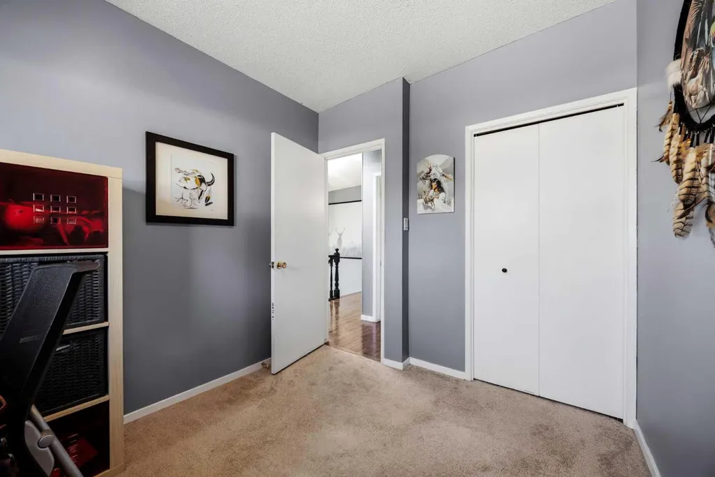 8A Arlington Bay SE Calgary AB T2H 2B2