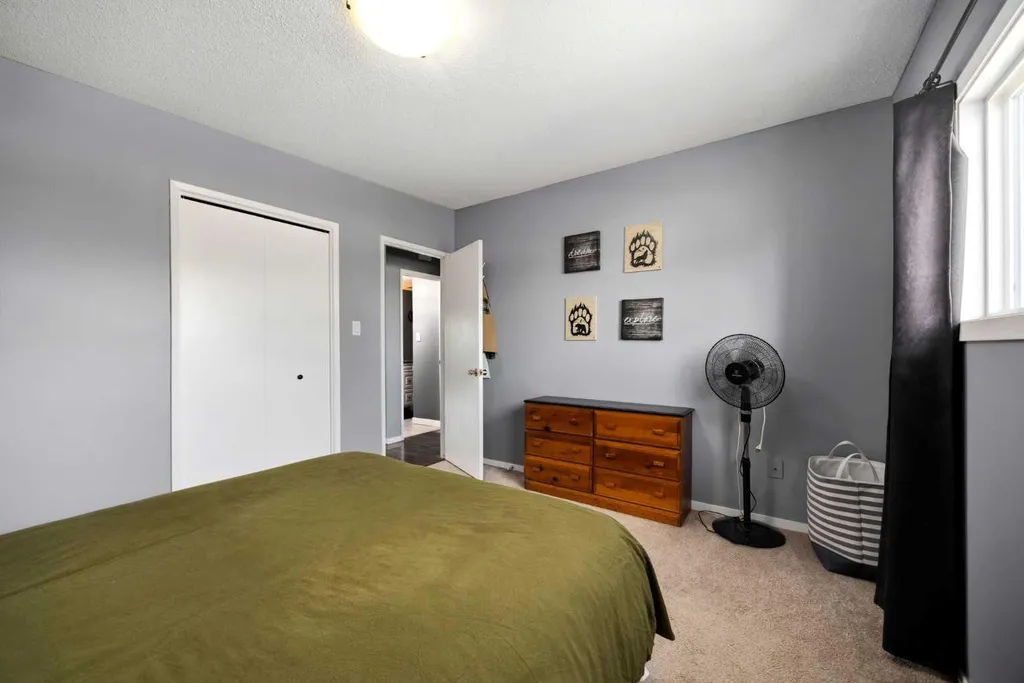 8A Arlington Bay SE Calgary AB T2H 2B2