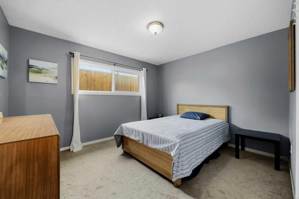 8A Arlington Bay SE Calgary AB T2H 2B2