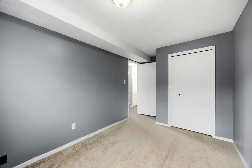 8A Arlington Bay SE Calgary AB T2H 2B2