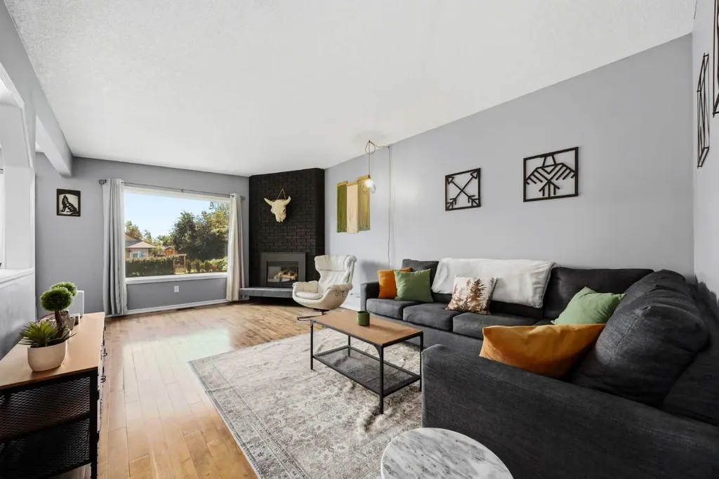 8A Arlington Bay SE Calgary AB T2H 2B2