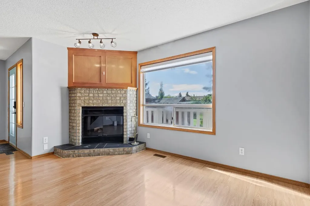 98 Everglade Drive SE Airdrie AB T4B 2E8