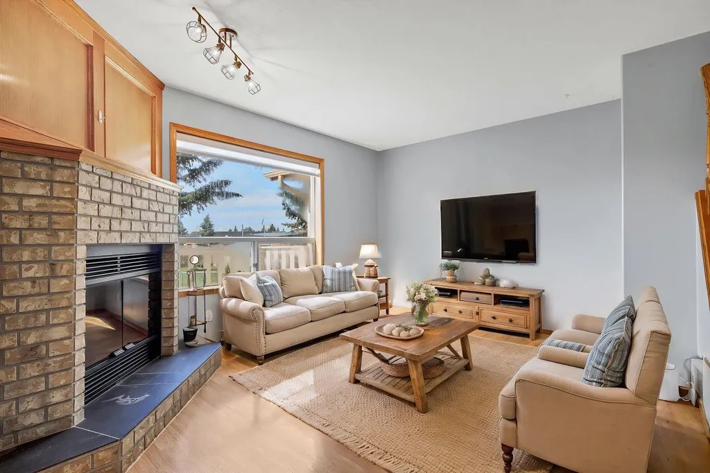 98 Everglade Drive SE Airdrie AB T4B 2E8