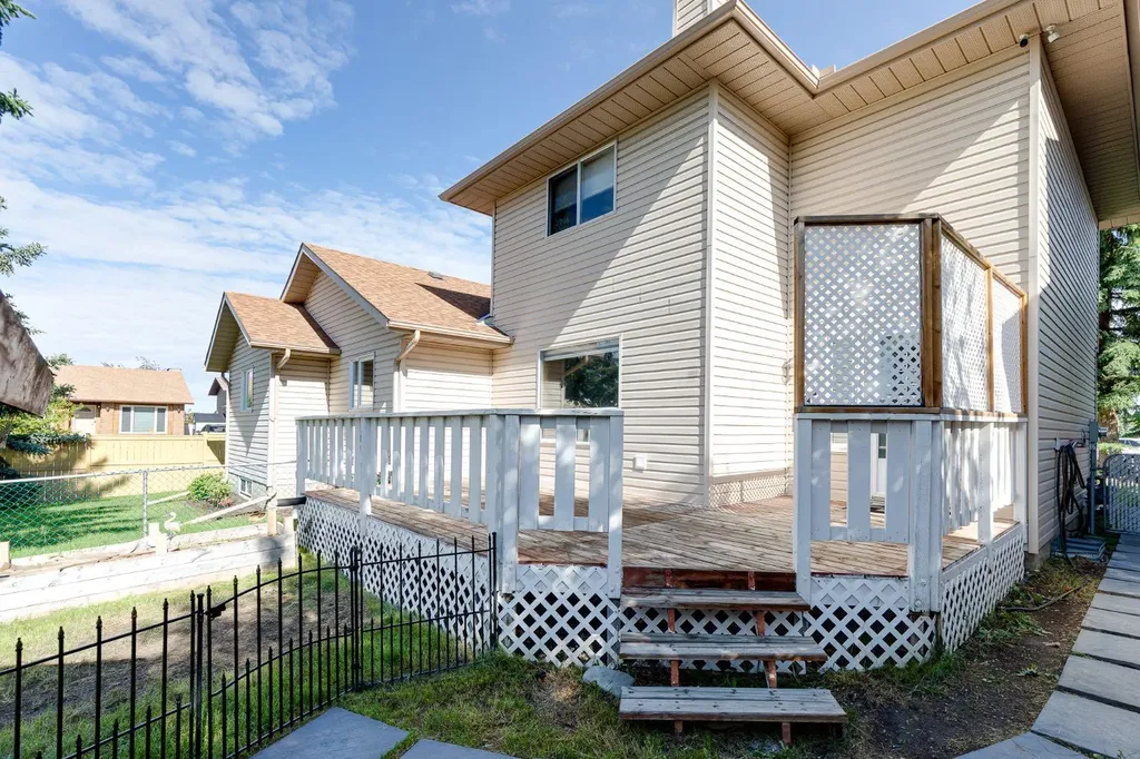 98 Everglade Drive SE Airdrie AB T4B 2E8