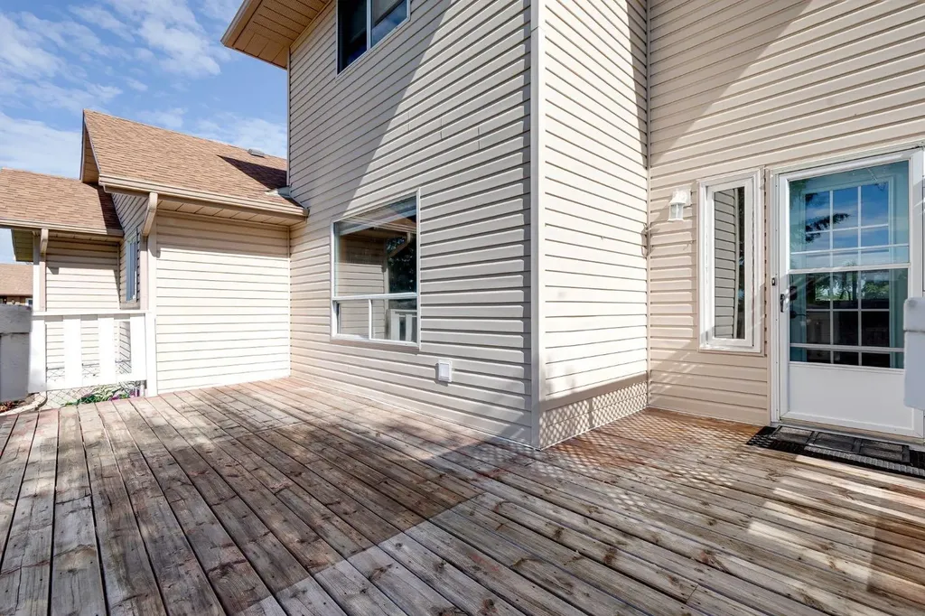 98 Everglade Drive SE Airdrie AB T4B 2E8