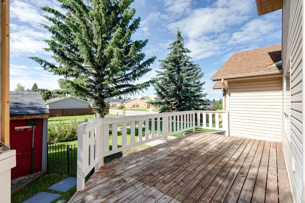 98 Everglade Drive SE Airdrie AB T4B 2E8
