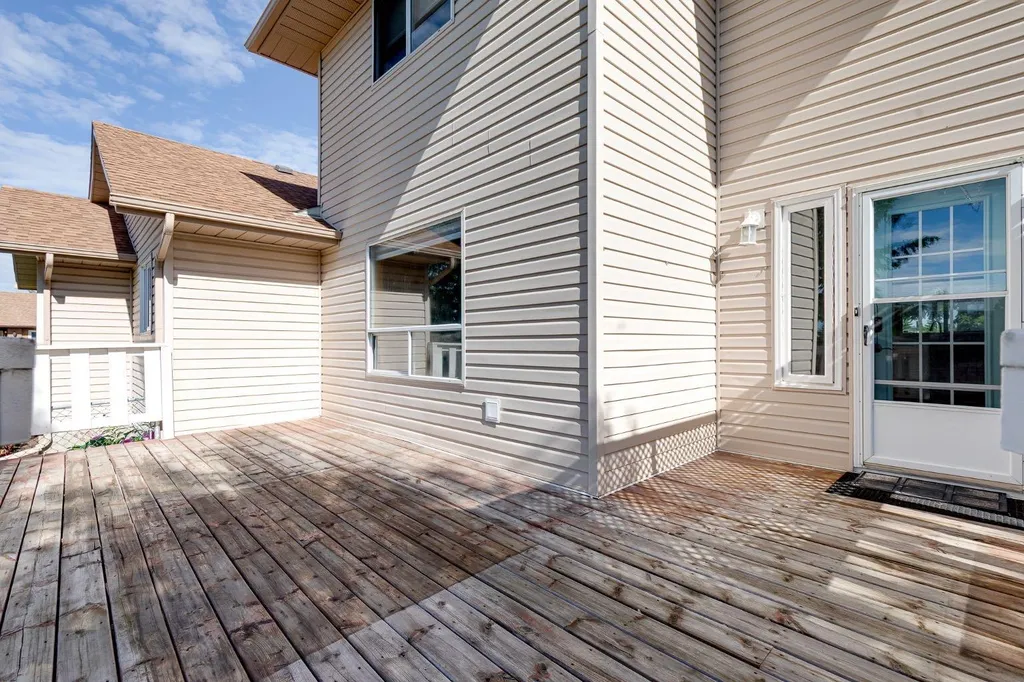 98 Everglade Drive SE Airdrie AB T4B 2E8