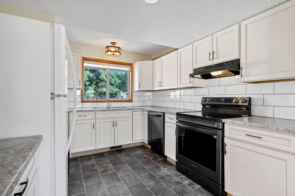 98 Everglade Drive SE Airdrie AB T4B 2E8
