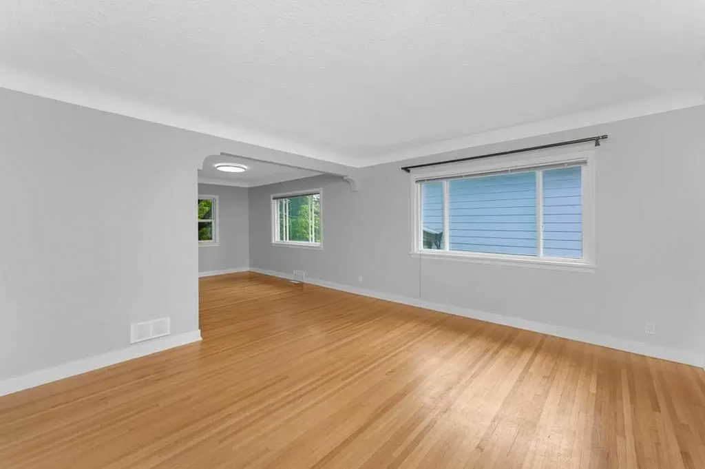 2216 19 Street SW Calgary AB T2T 4W9